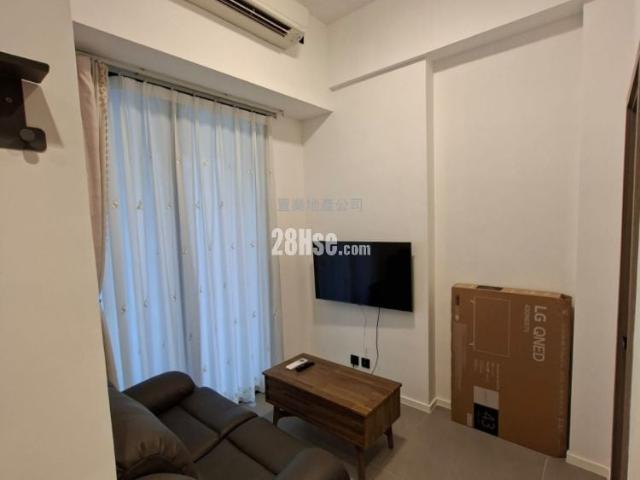 Prince Edward Apartment [Agency Ads] Room J, Middle Floor 5 Minutes To Prince Edward Mtr Station. Beautiful Decoration With All Furniture And Electrical Appl Hints