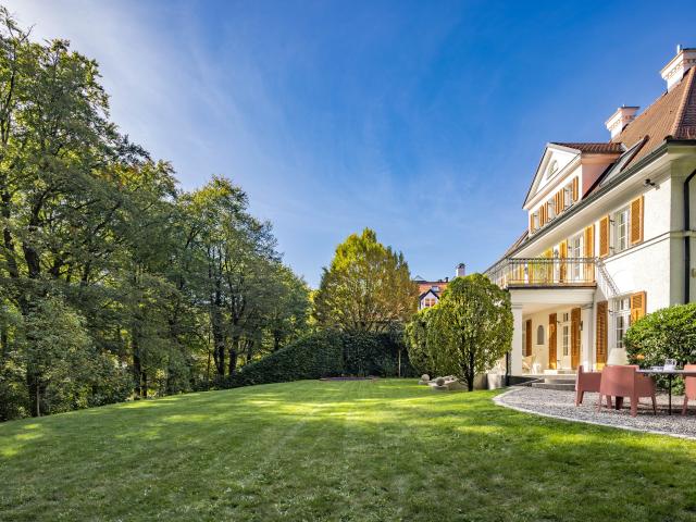 Prinz Ludwigs Höhe: Beeindruckende Altbau Villa mit 6 Schlafzimmern in Bestlage