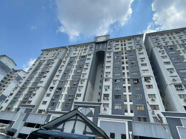Prisma Perdana Condo Room Available