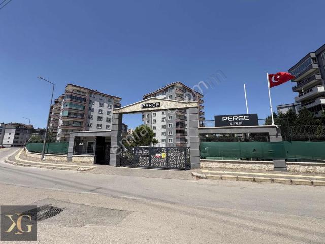 Pruvadan Özlüce 29ekim Metro İstasyonu Yanında 4+1 Kiralık Daire