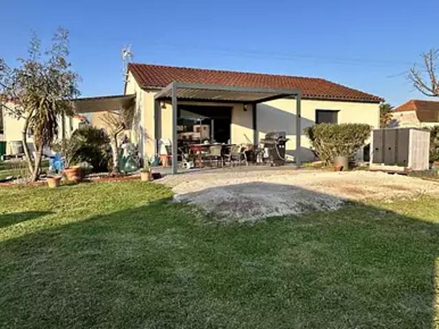 Prudhomat 46130 Achat / Vente maison 4 pièces t4 au dernier étage terrasse
