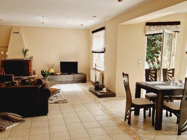 Przyjezierze, pierwsza linia zabudowy przy jeziorze, 280 m2