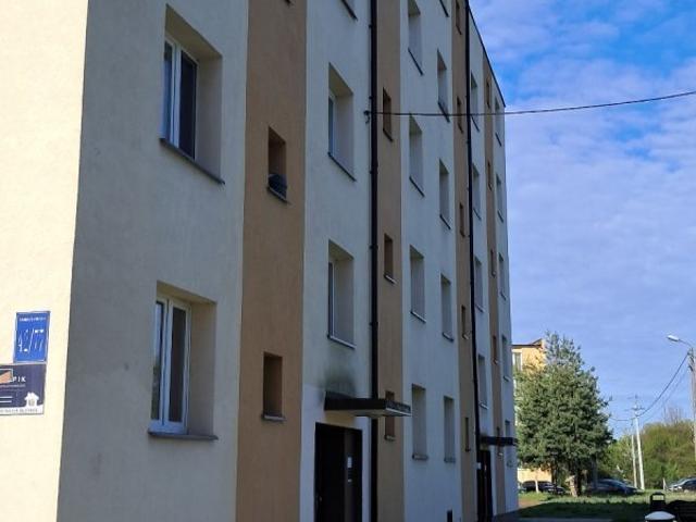 Przytulna kawalerka z parkingiem i piwnicą w Nowym Mieście