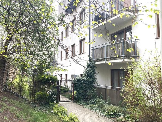 Przytulne 3 pokojowe mieszkanie na parterze z balkonem