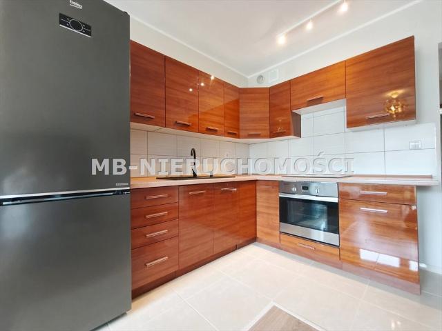 Polecam 2 pokojowe mieszkanie 38 m² w Jarotach z balkonem