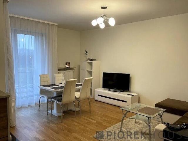 Przytulne 2 pokojowe mieszkanie z tarasem i garażem