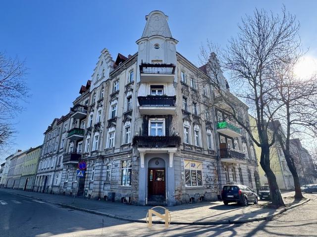 Przytulne 31 m² w Zawarciu z piwnicą i strychem