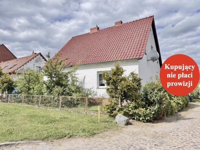 Przytulny dom z dużą działką i garażem w Rossow