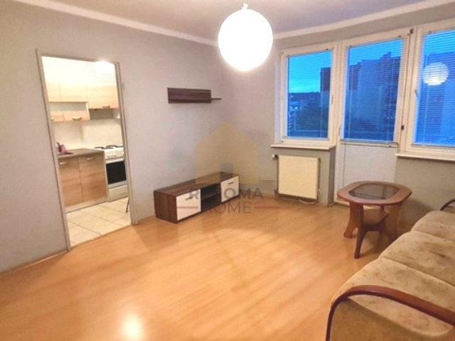 Przestronna kawalerka 30 m² z balkonem, pełne umeblowanie polecam