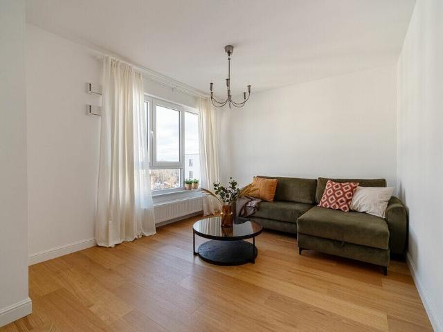 przestronna kawalerka balkon parking