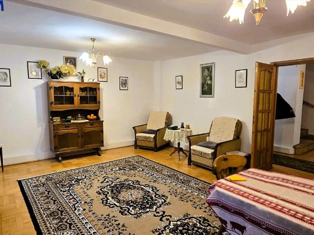 Przestronna rezydencja 300 m2 z pięknym ogrodem w Milanówku