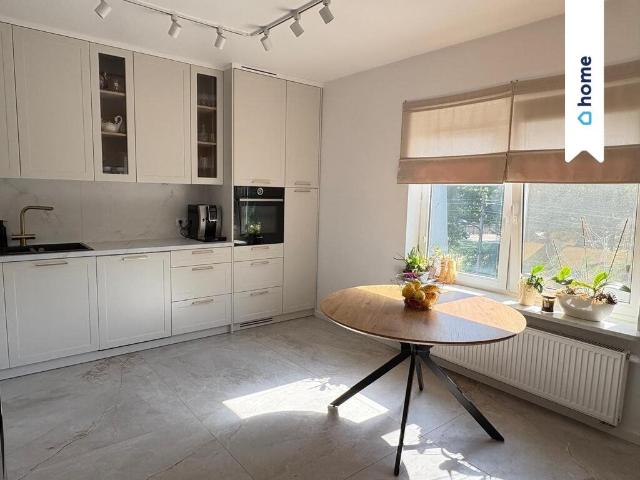 Zapraszam do przestronnego 4 pokojowego mieszkania 132 m² z garażem i komórką