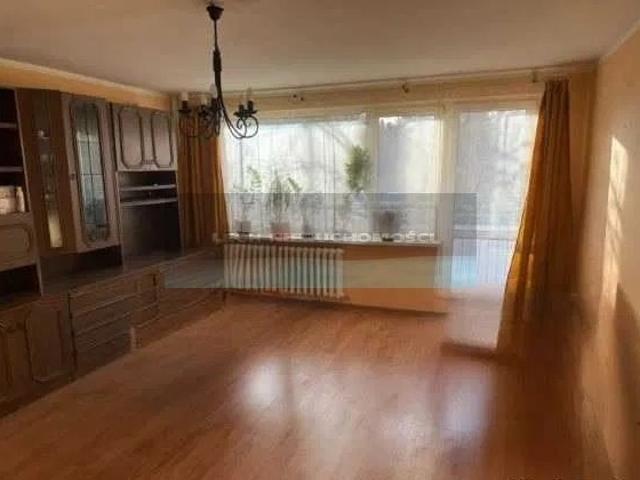 Przestronne 4 pokojowe mieszkanie na Bielanach z balkonem