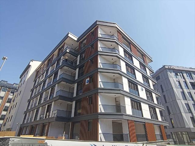 Przestronne 4 pokojowe mieszkanie w centrum Beşiktaş