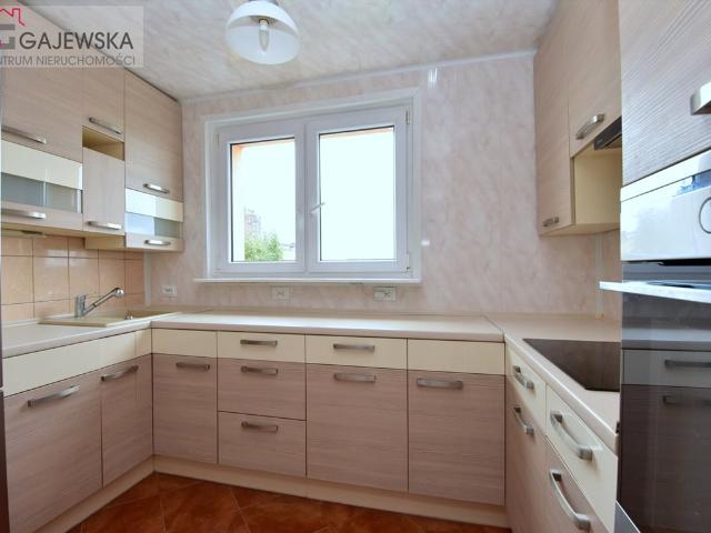 Przestronne 4 pokojowe mieszkanie z balkonem na Zatorzu
