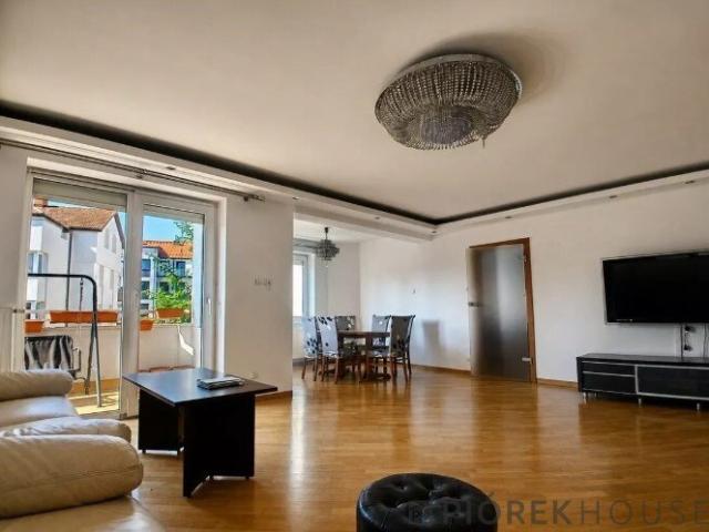 Przestronne 5 pokojowe mieszkanie z balkonem i garażem zapraszam