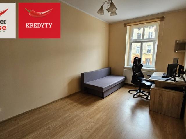 Przestronne 5 pokojowe mieszkanie z dużą piwnicą i potencjałem