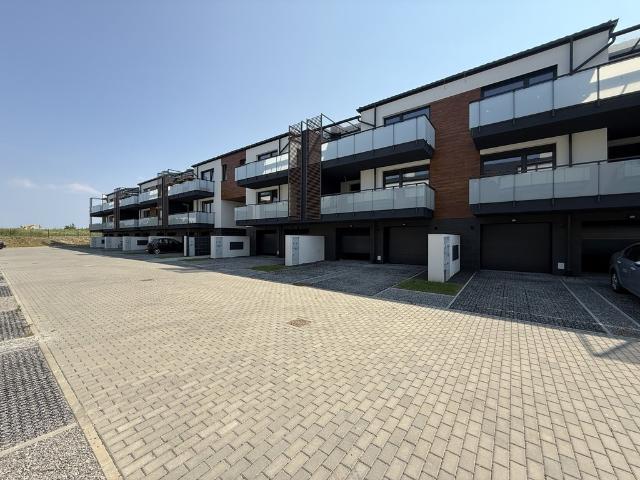 Do sprzedania przestronne 5 pokojowe mieszkanie 90 m² z garażem i tarasem