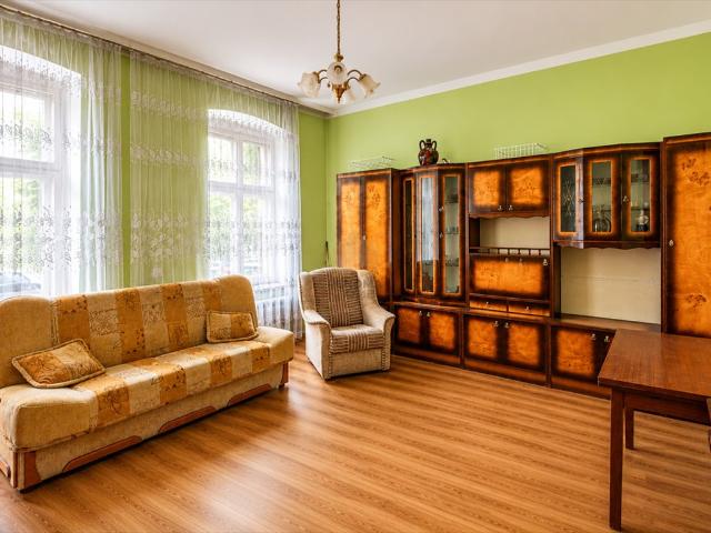 Przestronne 61,5 m² w centrum Legnicy potencjał inwestycyjny