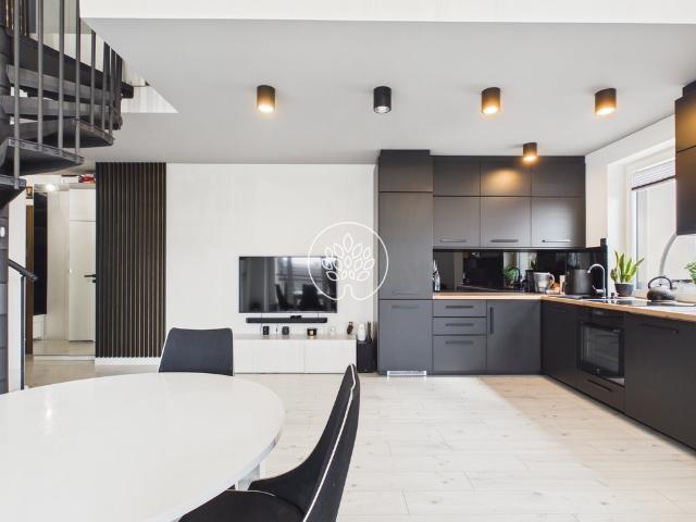 Przestronne 78 m² z antresolą i tarasem w Maksymilianowie