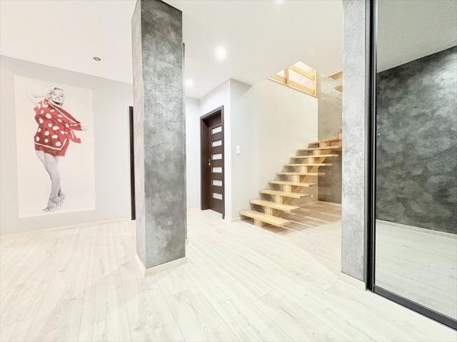 Przestronne 92,2 m² z antresolą, balkonem i klimatyzacją