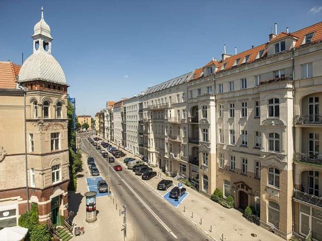 Przestronne 149 m² z wysokimi sufitami i widokiem na ul. Matejki