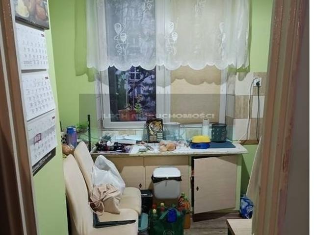 Do sprzedania przestronne mieszkanie 42 m² z balkonem na Bielanach