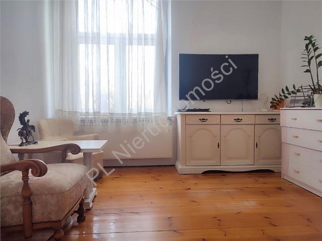 Przestronne 28 m² mieszkanie po remoncie w centrum Milanówka