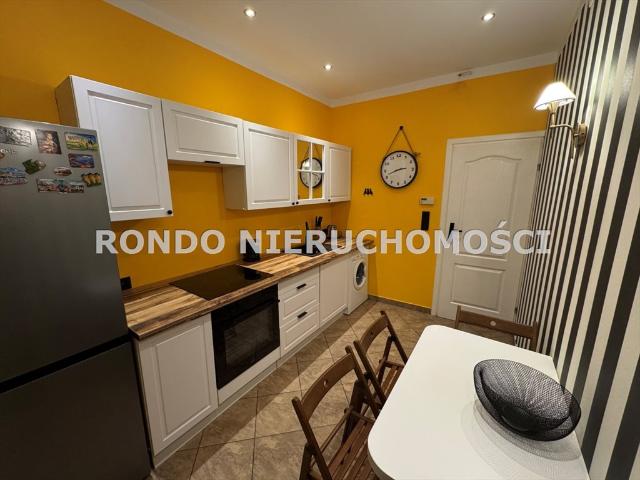 Przestronne 2 pokoje 57 m² w kamienicy, balkon polecam!