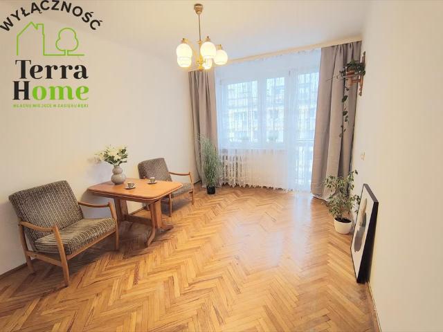Przestronne 2 pokoje z oddzielną kuchnią na KSM, cegła