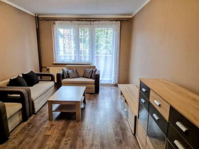 Przestronne 2 pokoje z balkonem w centrum Piekar!