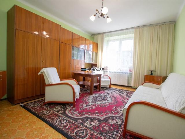 Przestronne 2 pokoje z dużą kuchnią i piwnicą