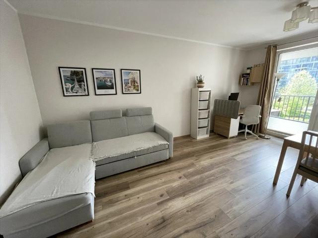 Przestronne 2 pokojowe mieszkanie na Mokotowie z balkonem