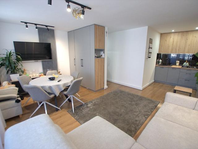 Przestronne 2 pokojowe mieszkanie po remoncie, balkon, piwnica