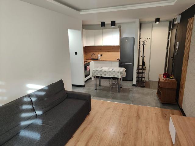 Przestronne 2 pokojowe mieszkanie po remoncie z balkonem