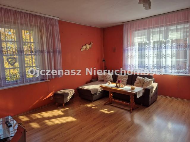 Przestronne 2 pokojowe mieszkanie w kamienicy, blisko centrum