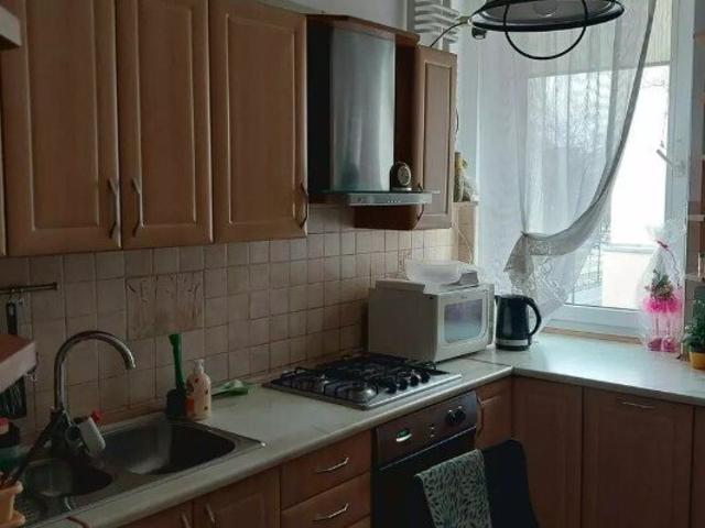 Przestronne 2 pokojowe mieszkanie z widną kuchnią i piwnicą