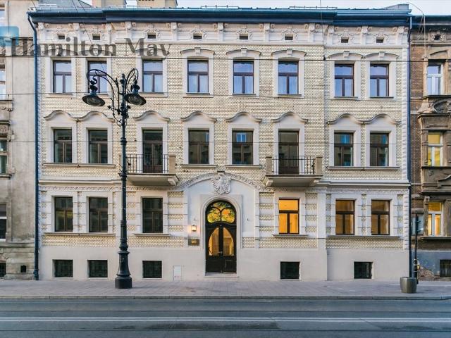Przestronne 2 pokojowe mieszkanie z balkonem w sercu Krakowa