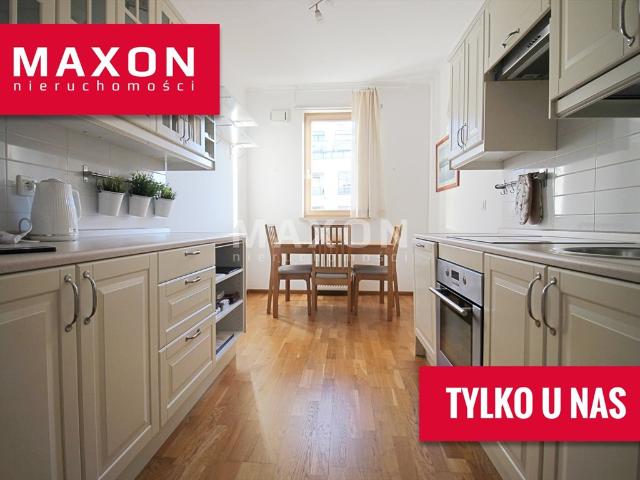Przestronne 2 pokojowe mieszkanie z balkonem i garażem
