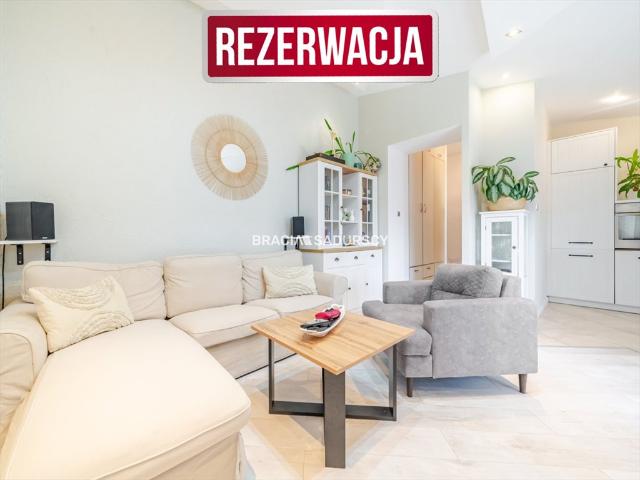 Przestronne 2 pokojowe mieszkanie z dużym balkonem
