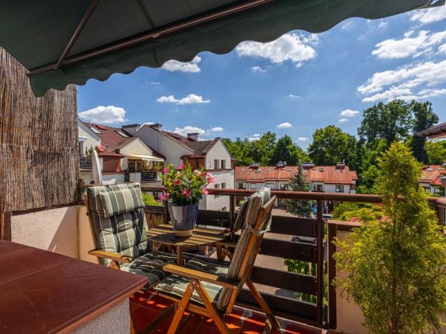Przestronne 2 poziomowe 5 pok. z balkonem i garażem