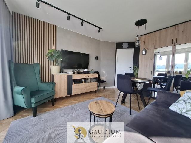 Przestronne 36 m² z oddzielną kuchnią i widokiem
