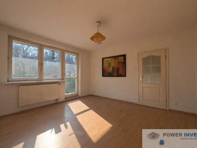 Przestronne 38 m² z potencjałem, klimatyzacja, osiedle