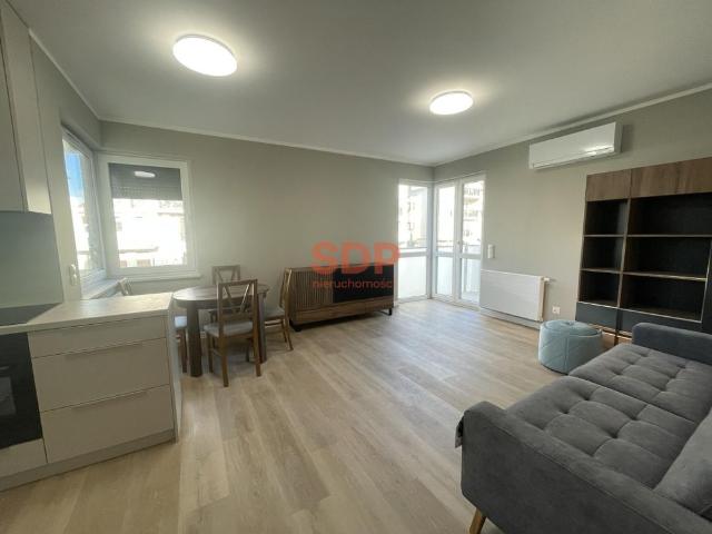 Przestronne 3 pokoje z balkonem i garażem – Wrocław, Krzyki 75m²