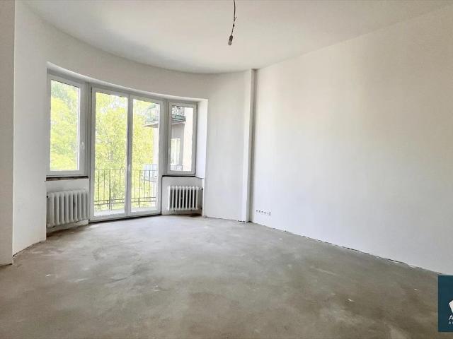 Przestronne 3 pokojowe mieszkanie w kamienicy, 106 m², centrum
