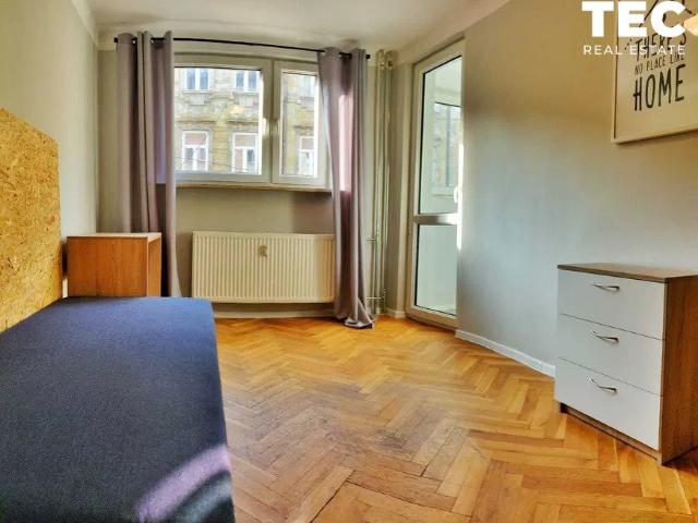 Polecam przestronne 3 pokojowe mieszkanie z windą w centrum Krakowa