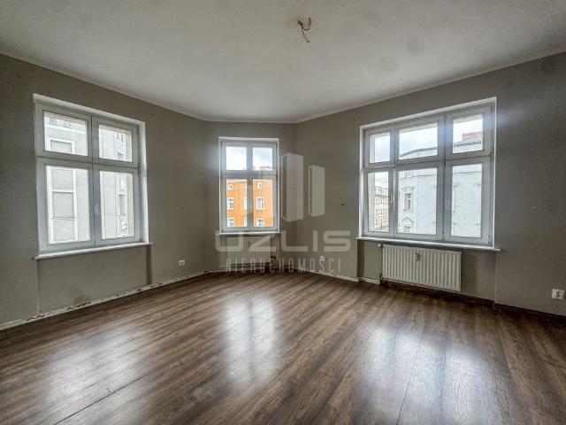 Przestronne 3 pokojowe mieszkanie z balkonem w centrum Słupska