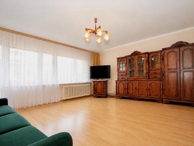 Przestronne 3 pokojowe mieszkanie z balkonem w Redzikowie