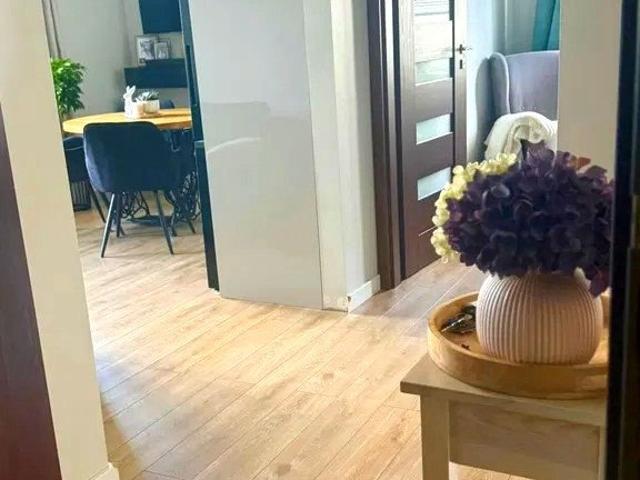 Przestronne 3 pokojowe mieszkanie z balkonem i garażem
