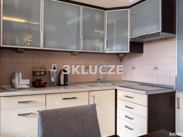 Przestronne 3 pokojowe mieszkanie z balkonem i garażem